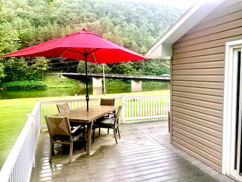 Cedar Cabin Vacation Rentals Patio